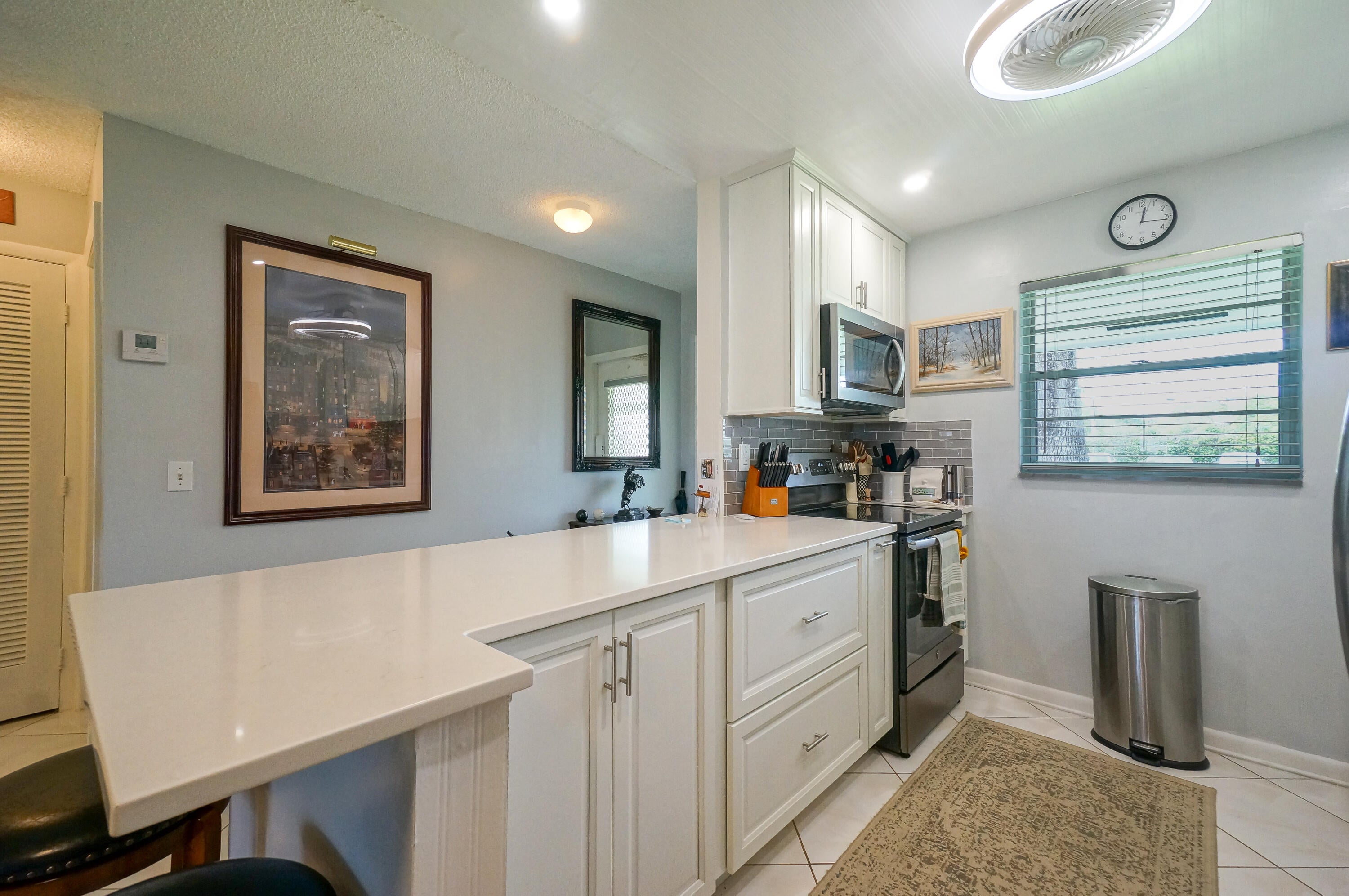 Properties 400 SW GOLFVIEW Terrace 115