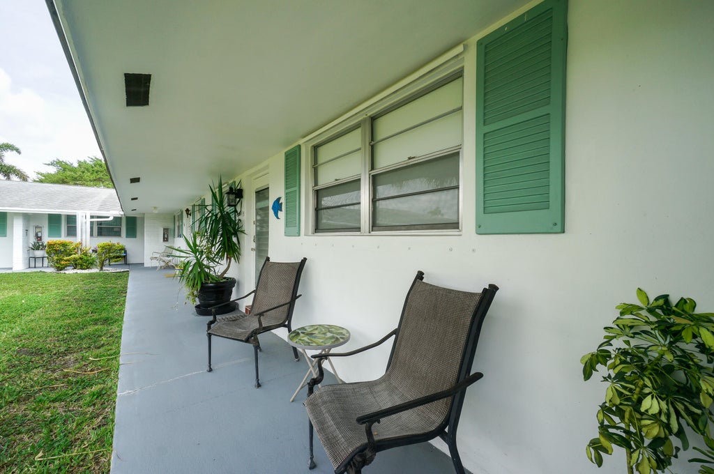 Photo of 400 SW GOLFVIEW Terrace #115, Boynton Beach, FL 33426 (MLS # B26083832)