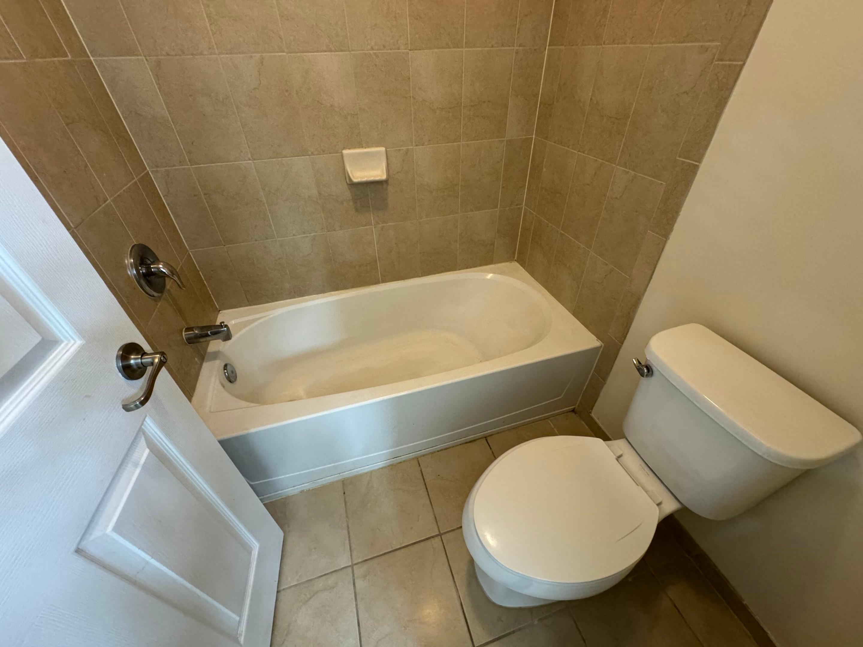 THE COURTS AT BAYSHORE I CONDO - Residential