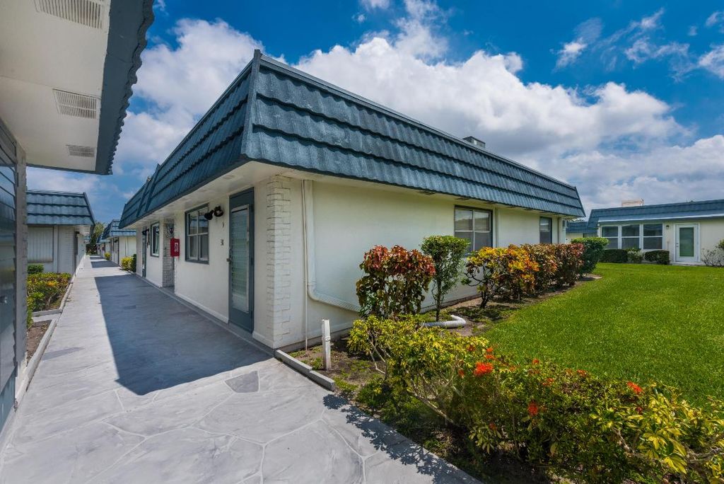 Photo of 38 Waterford B, Delray Beach, FL 33446 (MLS # R11134743)