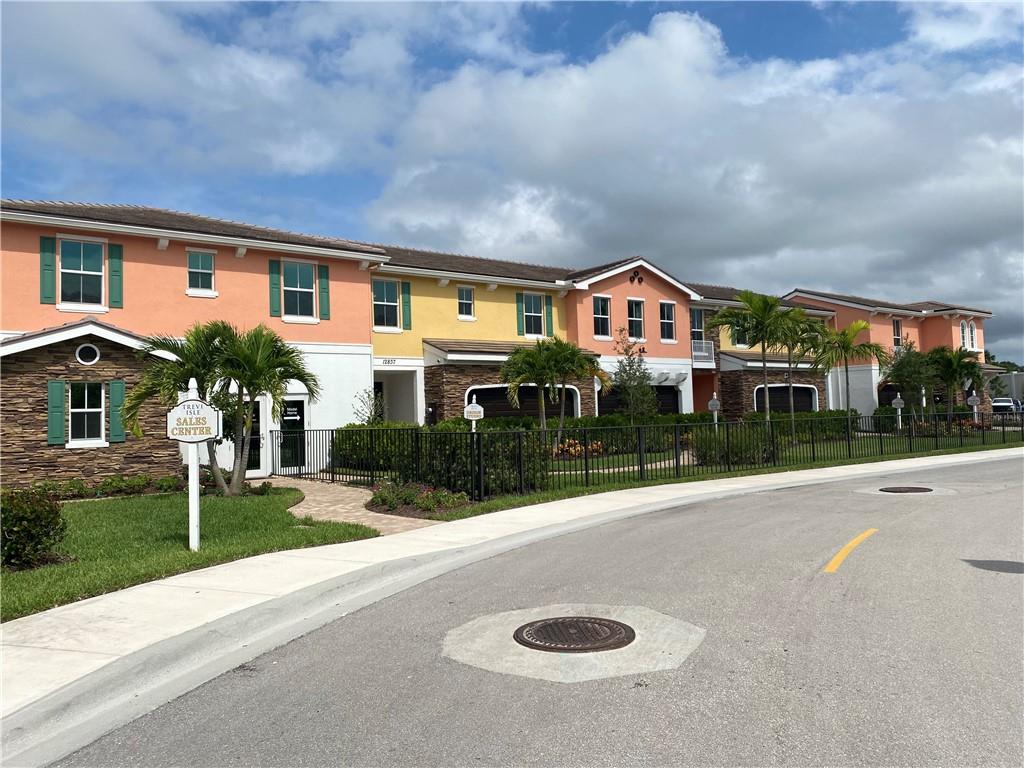 Photo of 12861 TREVI ISLE DRIVE Dr #19, Palm Beach Gardens, FL 33418 (MLS # F10237990)