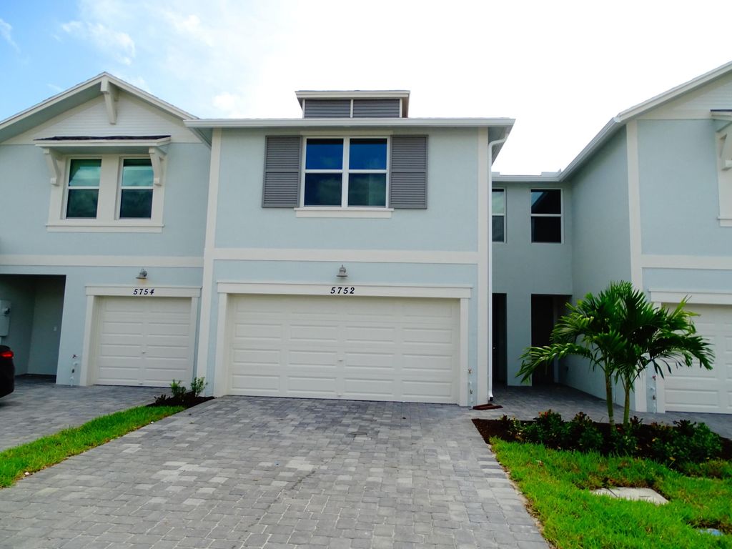 Photo of 5752 SE Edgewater Circle, Stuart, FL 34997 (MLS # R11009492)
