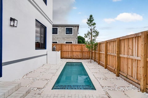 Tiny photo for 3541 NE 13th Avenue #Unit A, Oakland Park, FL 33334 (MLS # B26092795)
