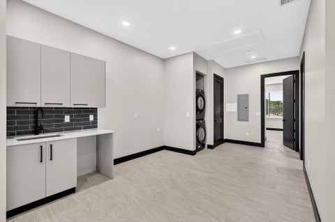 Tiny photo for 3541 NE 13th Avenue #Unit A, Oakland Park, FL 33334 (MLS # B26092795)
