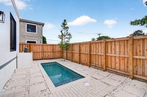 Tiny photo for 3541 NE 13th Avenue #Unit A, Oakland Park, FL 33334 (MLS # B26092795)