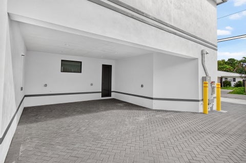Tiny photo for 3541 NE 13th Avenue #Unit A, Oakland Park, FL 33334 (MLS # B26092795)
