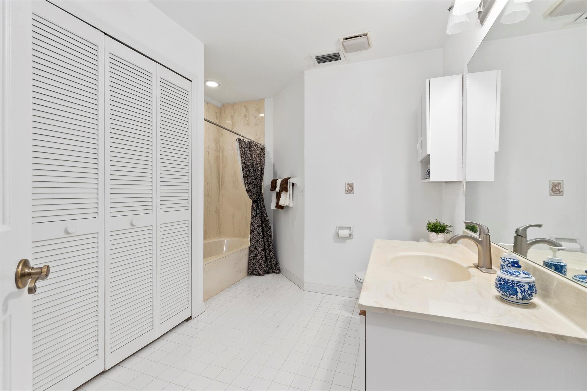 CORAL COVE BEACH SECTION 1 - Residential