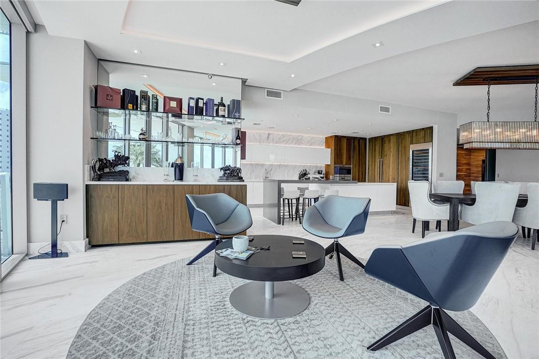 Paramount - Residential