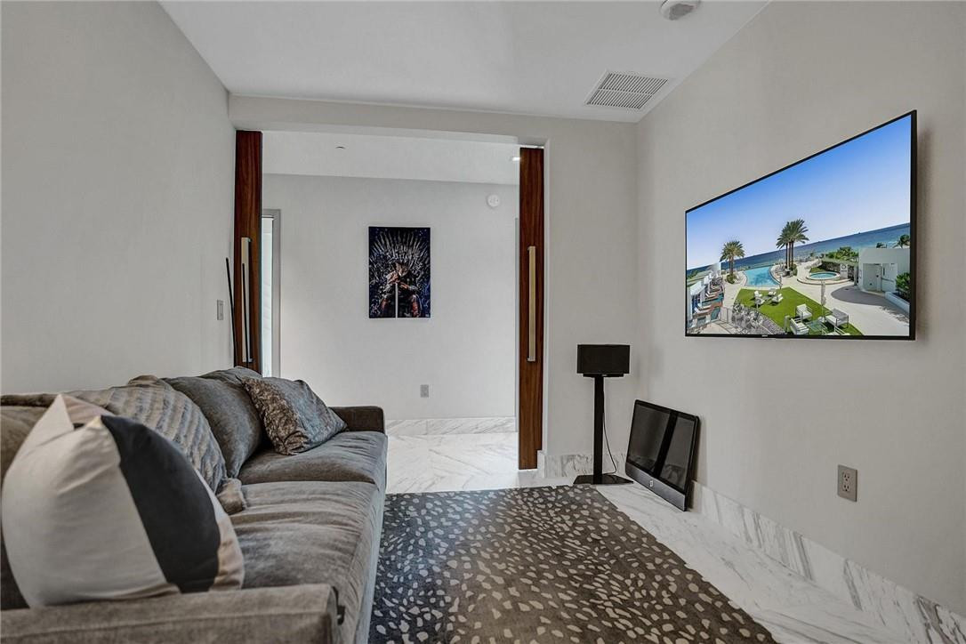 Paramount - Residential