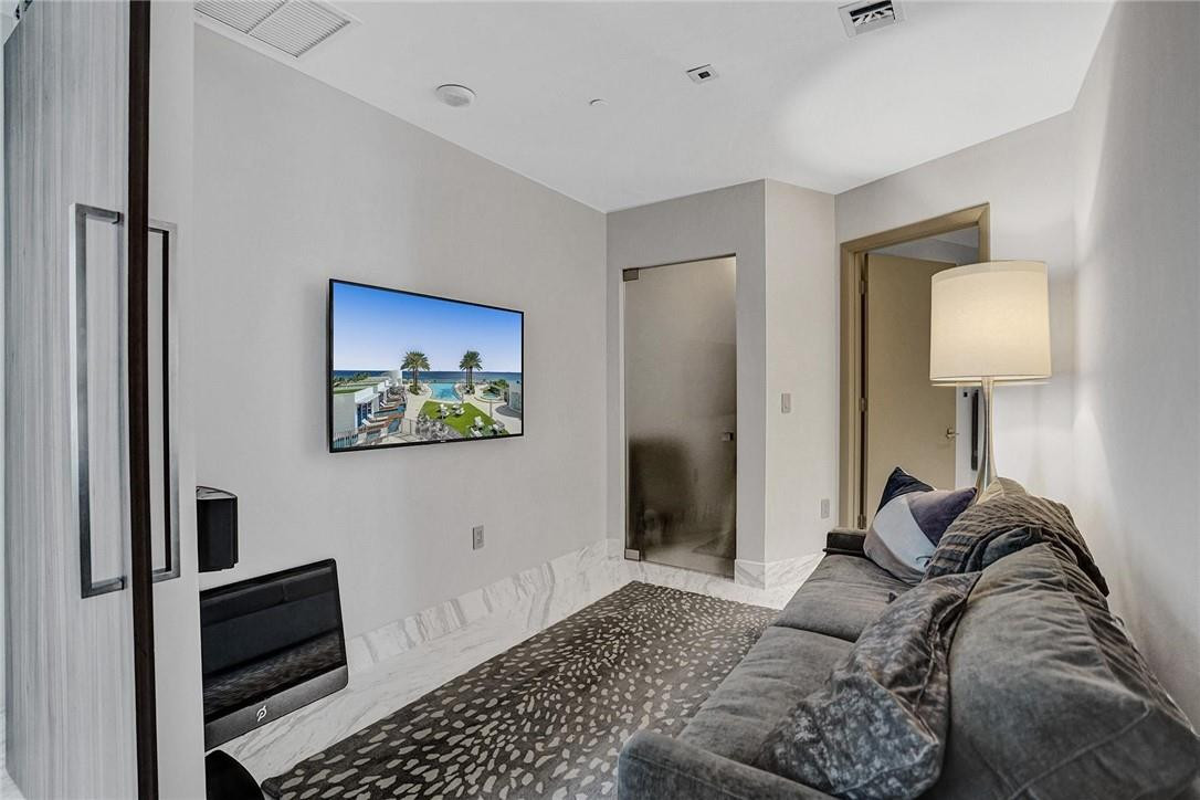 Paramount - Residential