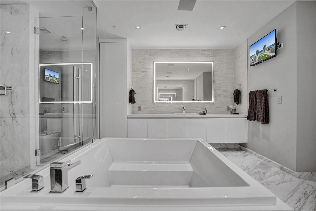 Paramount - Residential