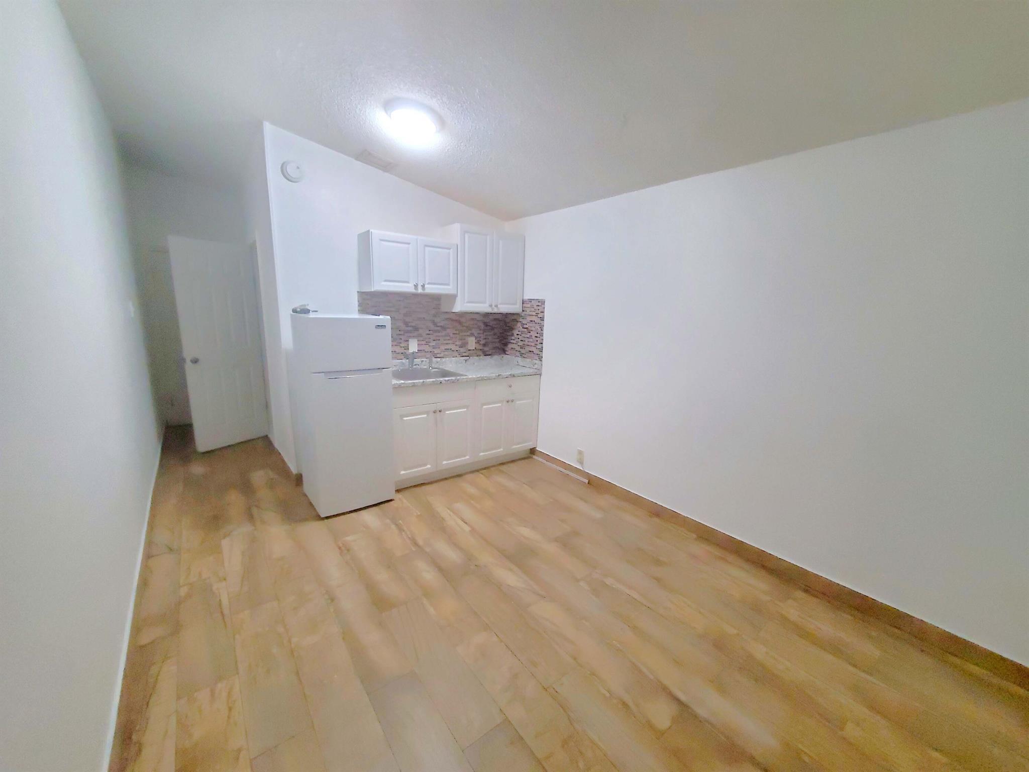 NORTH LAUDERDALE ESTATES - Residential Lease