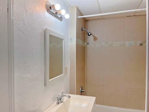 NORTH LAUDERDALE ESTATES - Residential Lease
