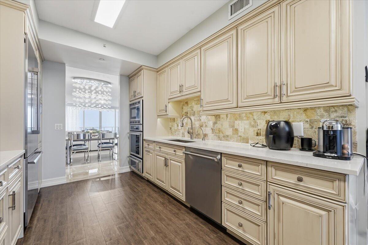 3200 N Ocean Boulevard N 703