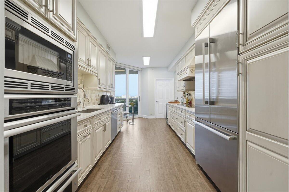 LHERMITAGE II CONDOMINIUM - Residential