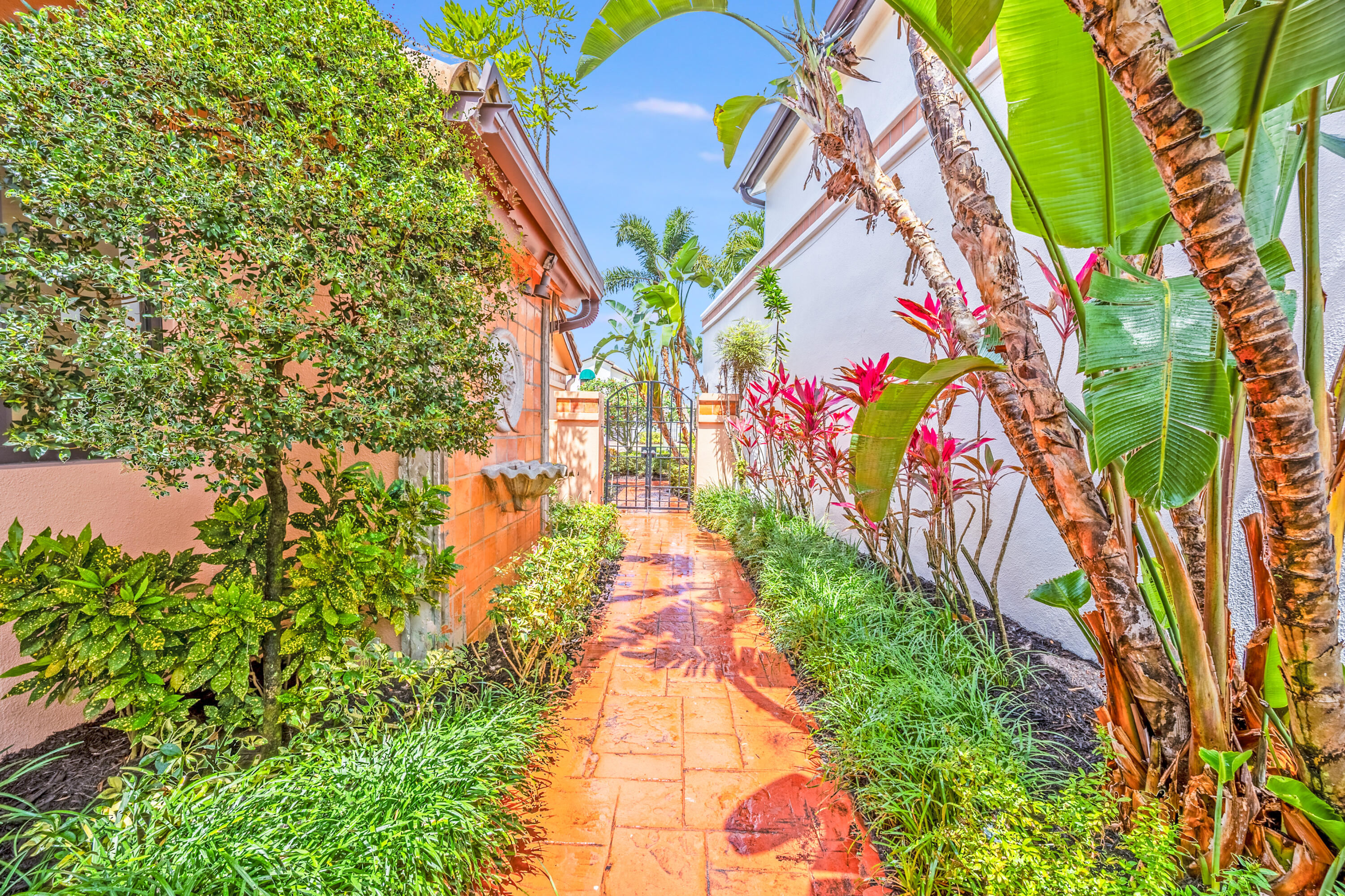 VILLA FLORA AT BOCA POINTE - Residential