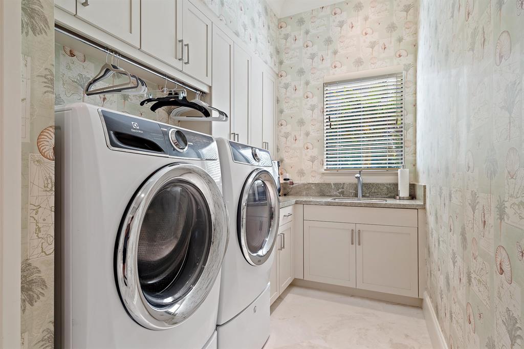 OLD PALM PL - Residential