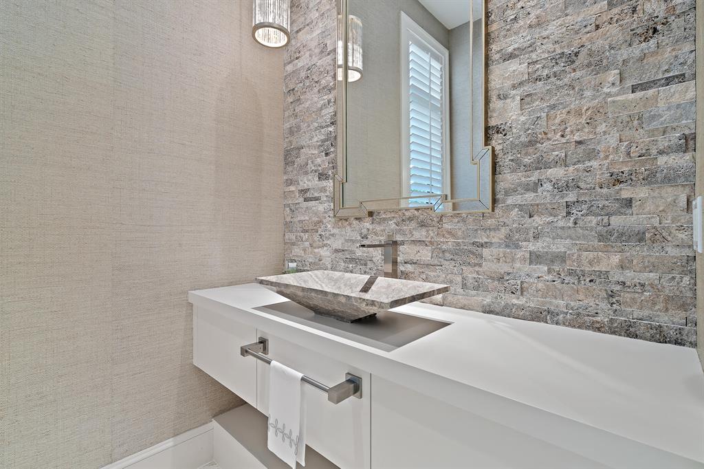 OLD PALM PL - Residential