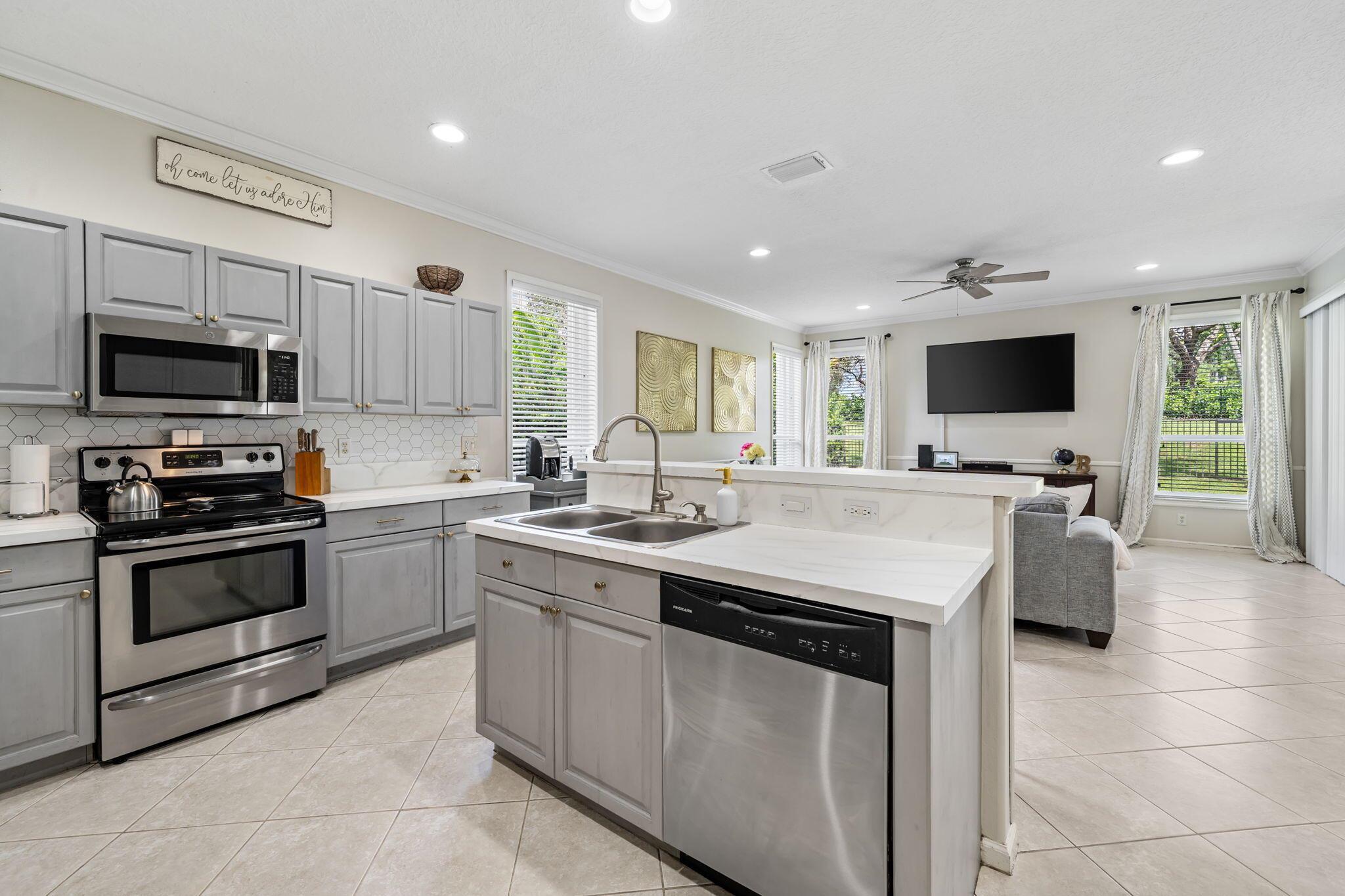 ORANGE GROVE EST - Residential