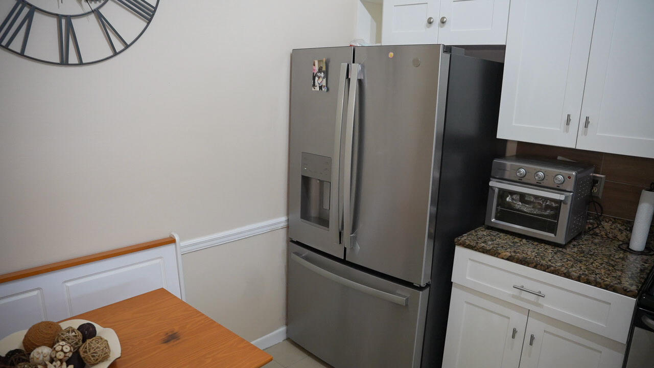201 Maplewood Drive 201