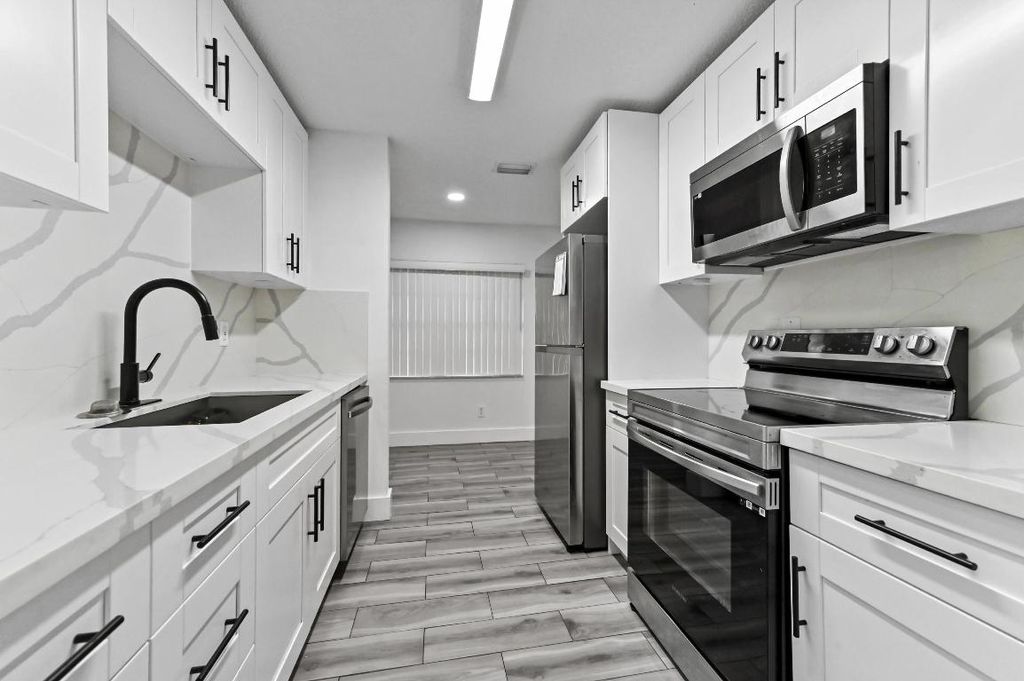 Photo of 1390 Summit Run Circle, West Palm Beach, FL 33415 (MLS # R11157443)