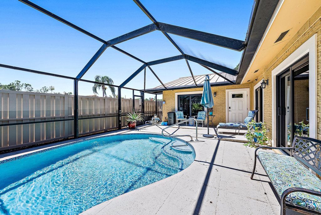 Photo of 5802 Golden Eagle Circle #20, Palm Beach Gardens, FL 33418 (MLS # R10975948)