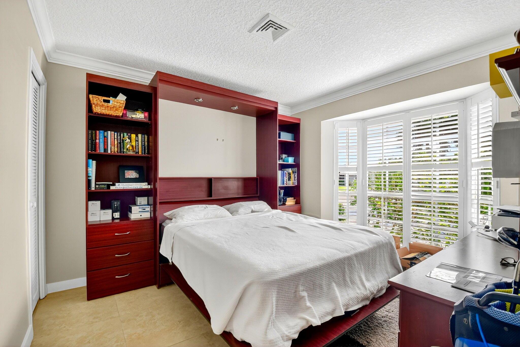 COLONY KEY VILLAS IN PB 2 - Residential