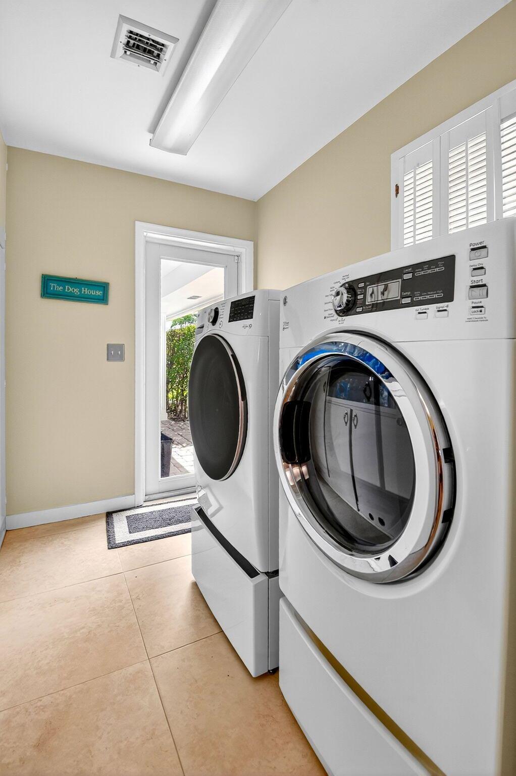 COLONY KEY VILLAS IN PB 2 - Residential