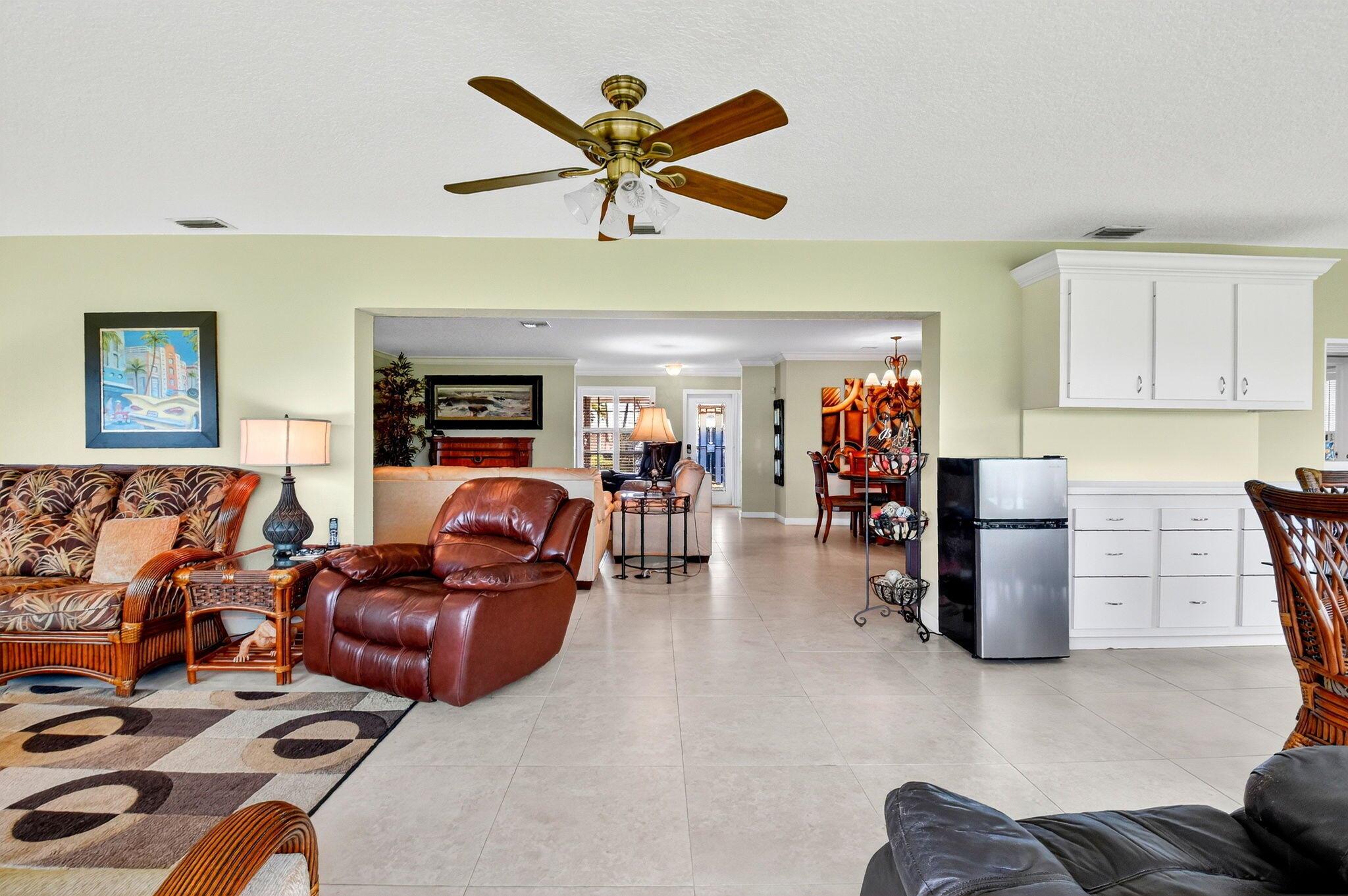 COLONY KEY VILLAS IN PB 2 - Residential