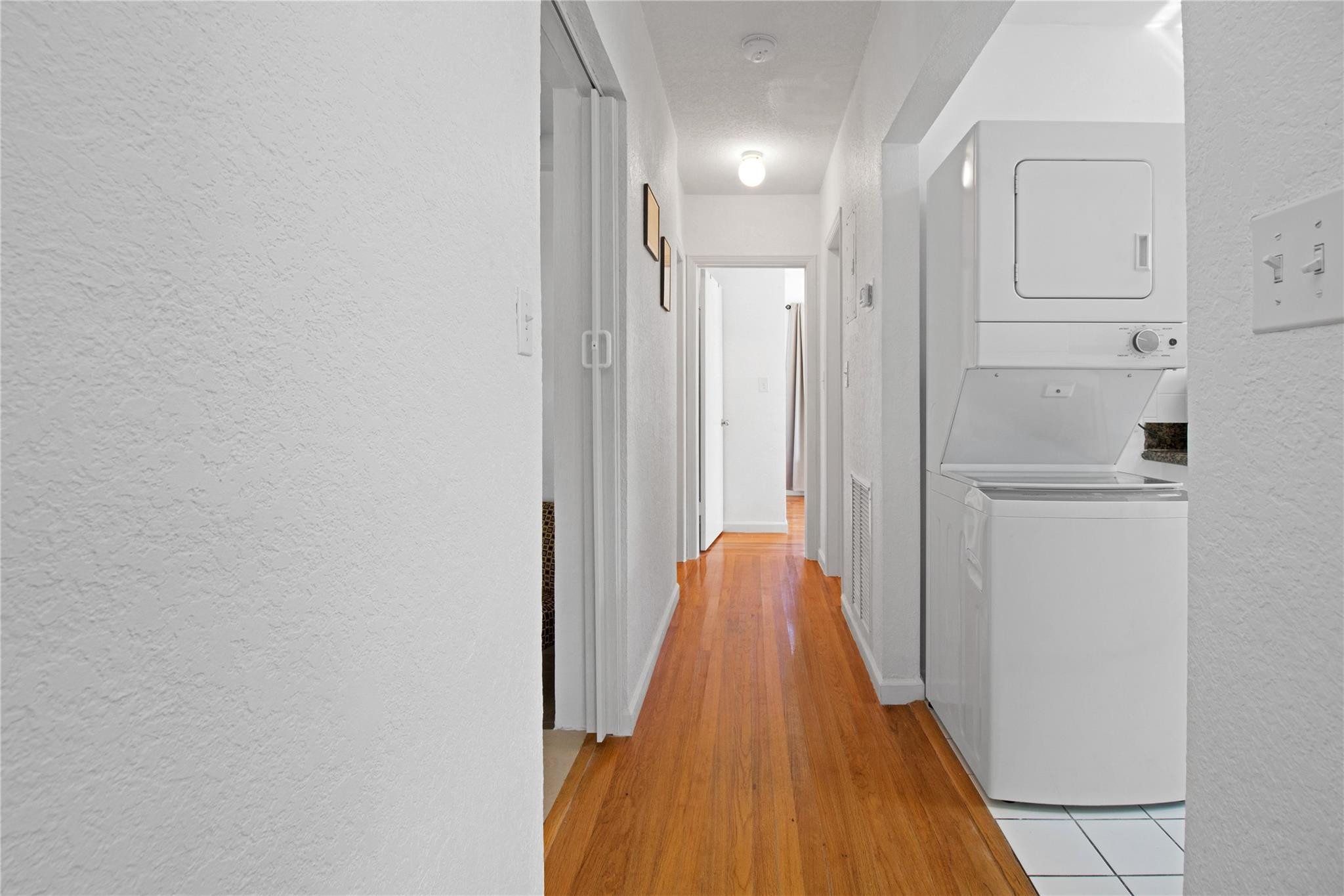 Poinsetta Park 8-35 B - Residential Income