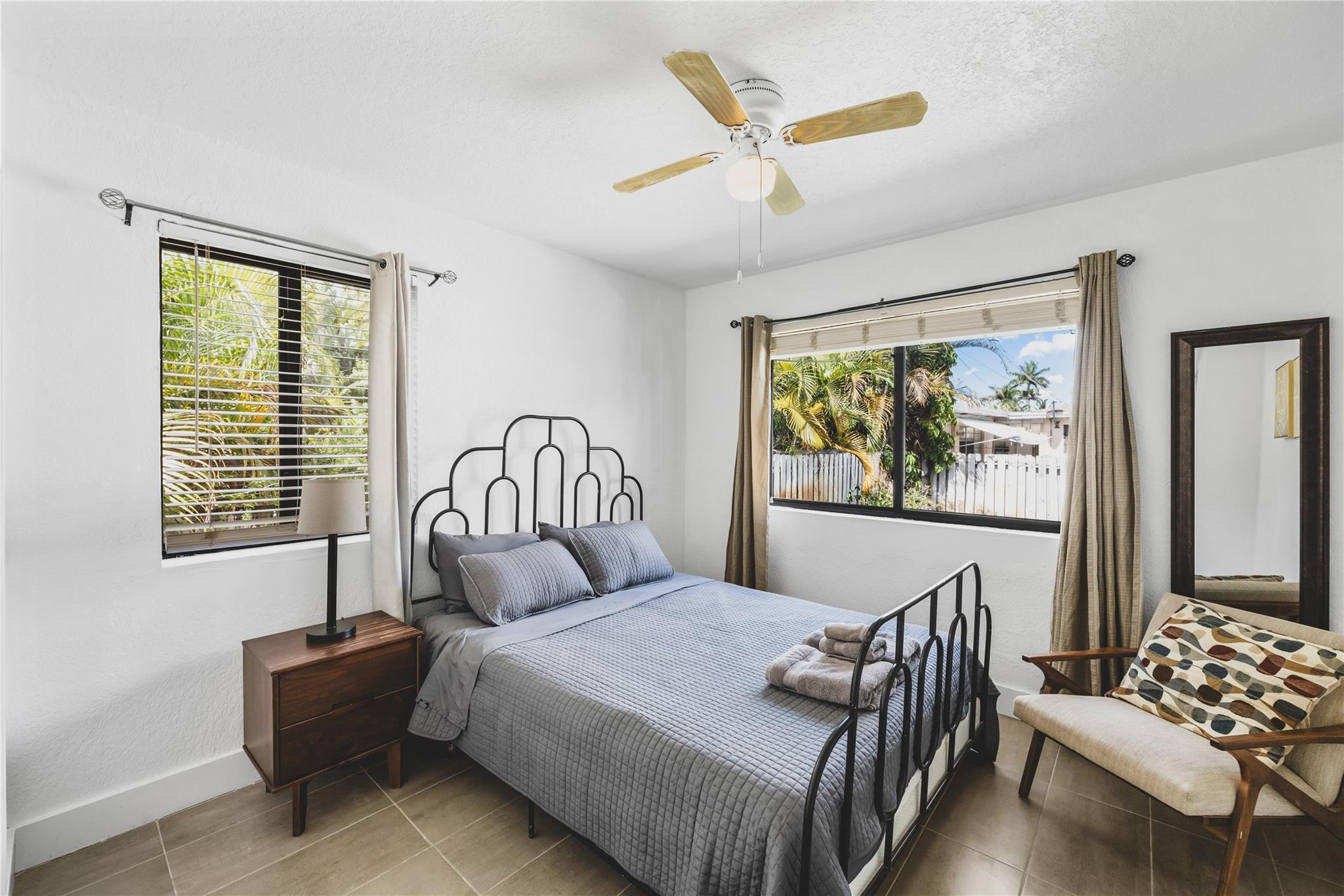 Poinsetta Park 8-35 B - Residential Income