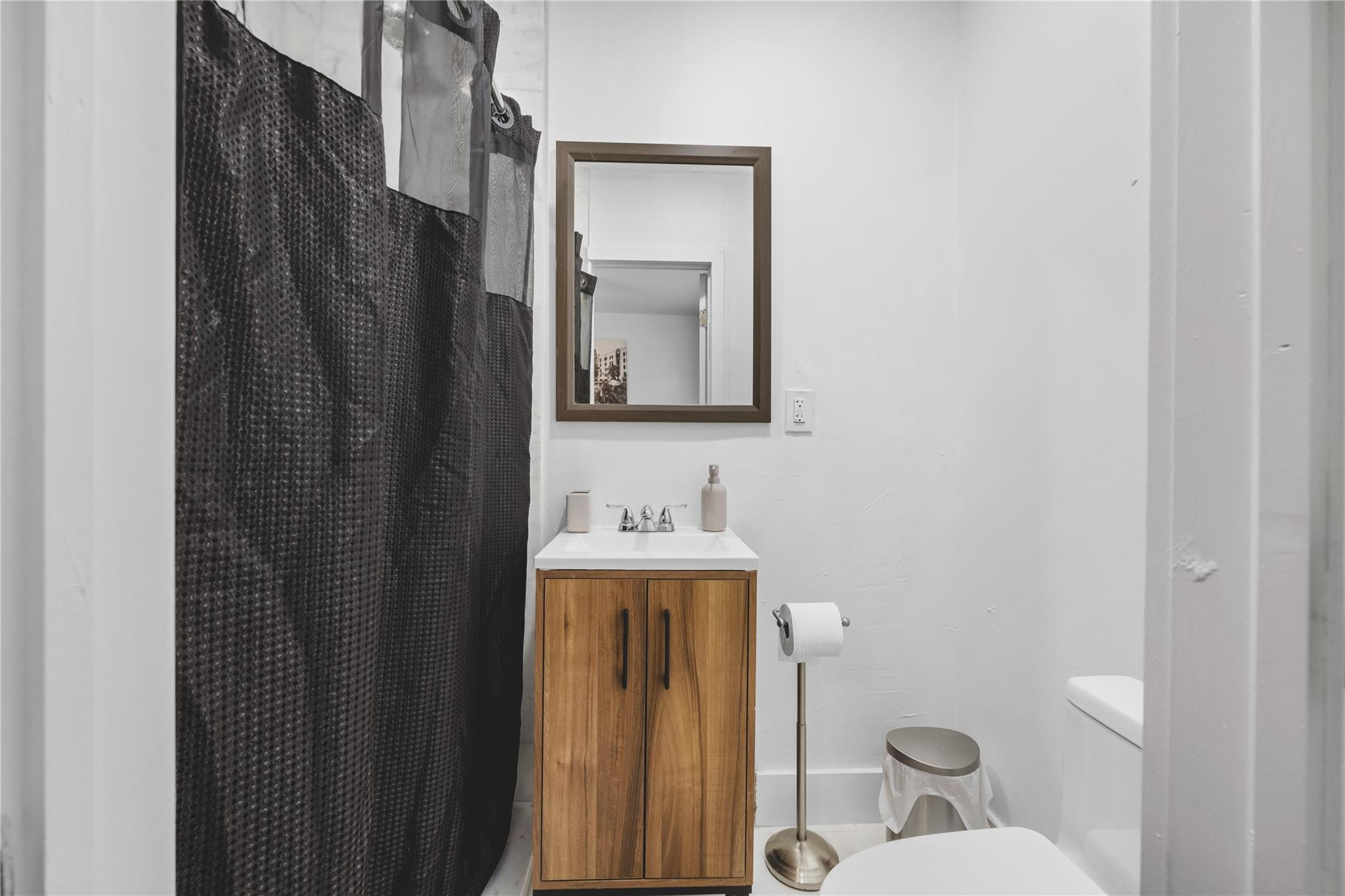 Poinsetta Park 8-35 B - Residential Income