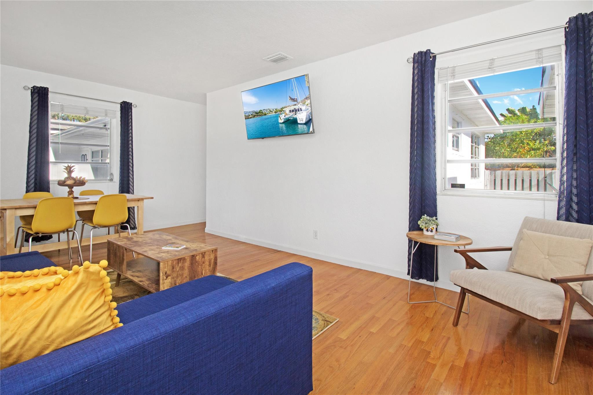 Poinsetta Park 8-35 B - Residential Income