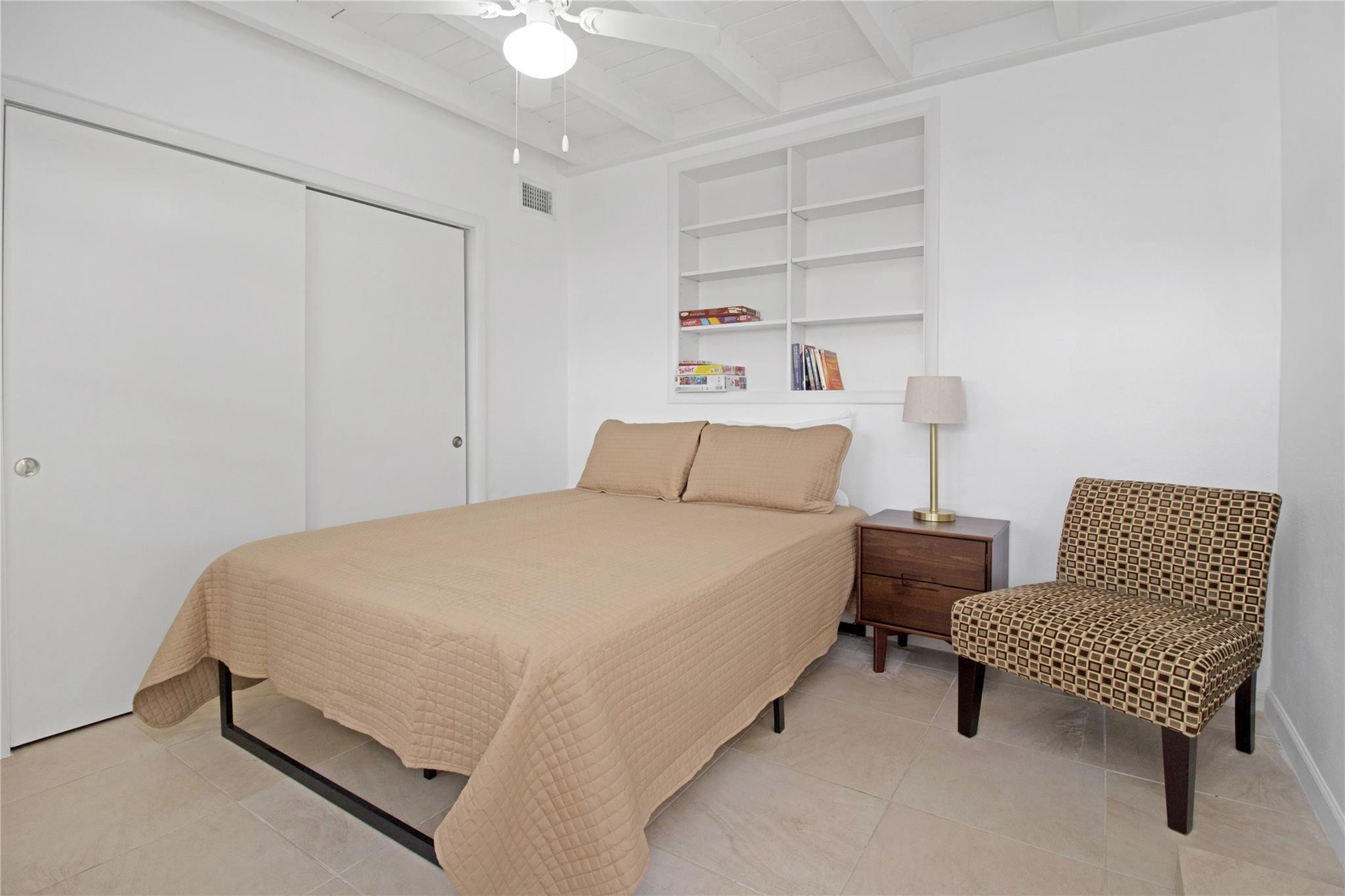 Poinsetta Park 8-35 B - Residential Income