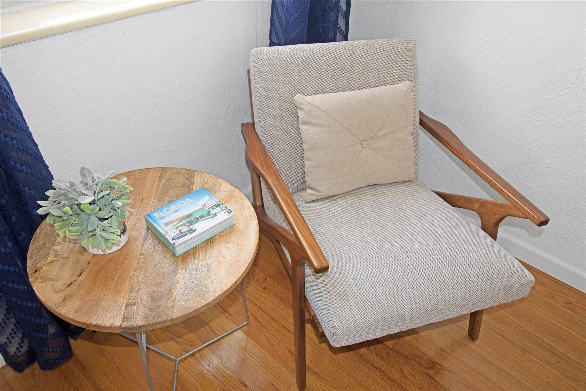 Poinsetta Park 8-35 B - Residential Income