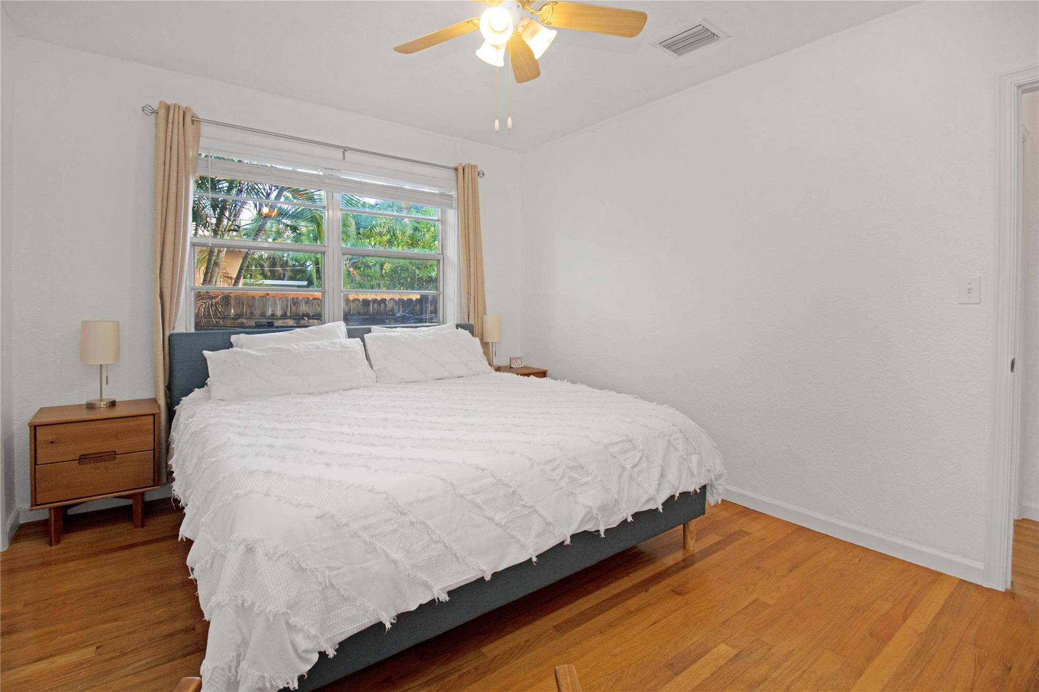 Poinsetta Park 8-35 B - Residential Income