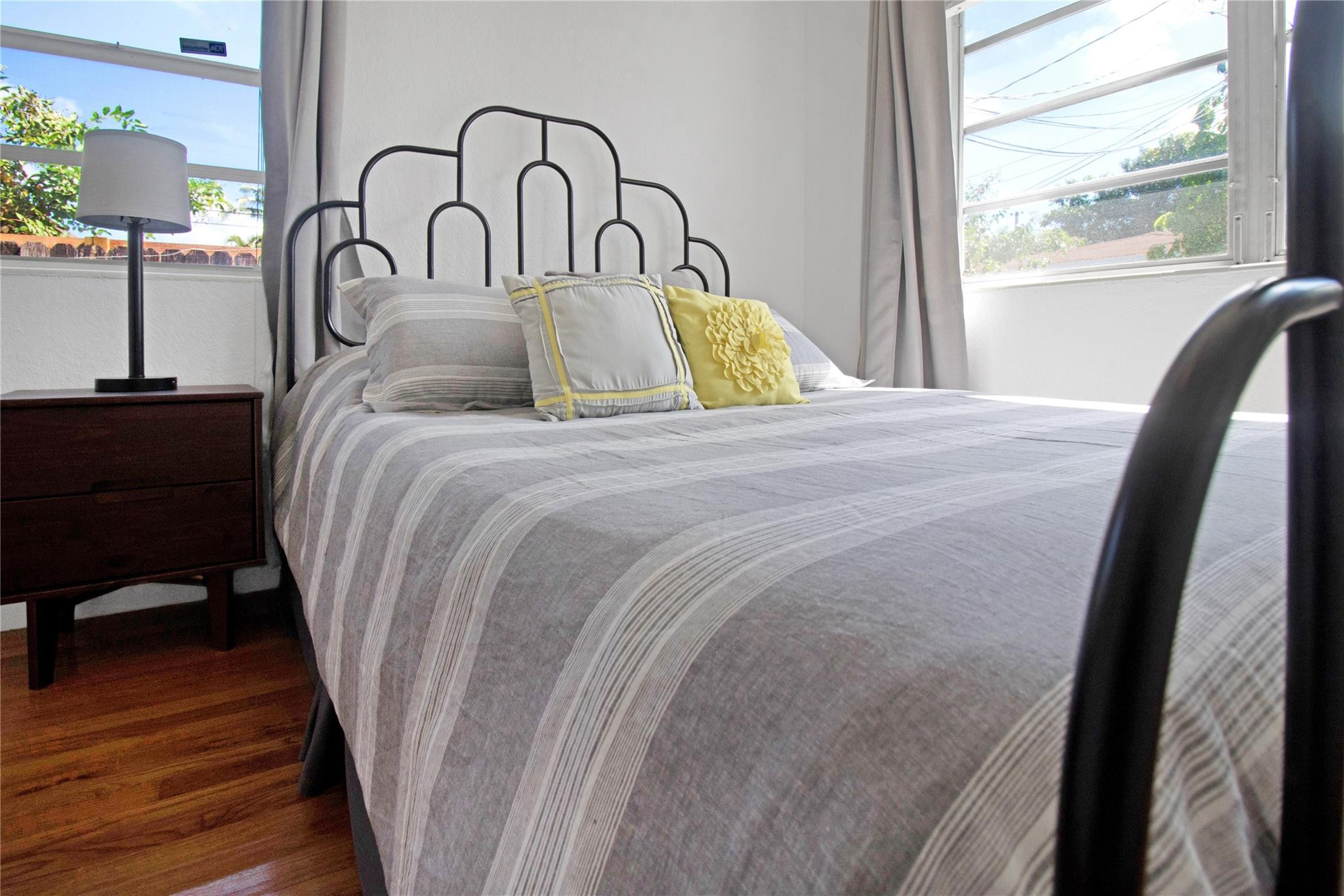 Poinsetta Park 8-35 B - Residential Income