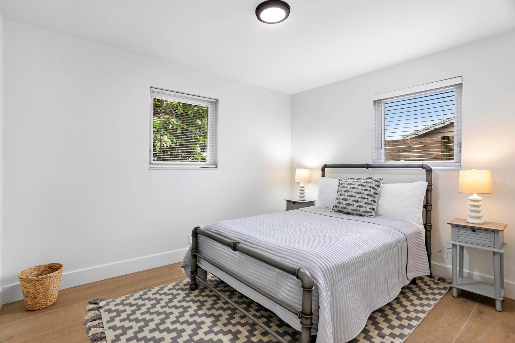 PALM BEACH SQUARE UNIT 5 - Residential Lease