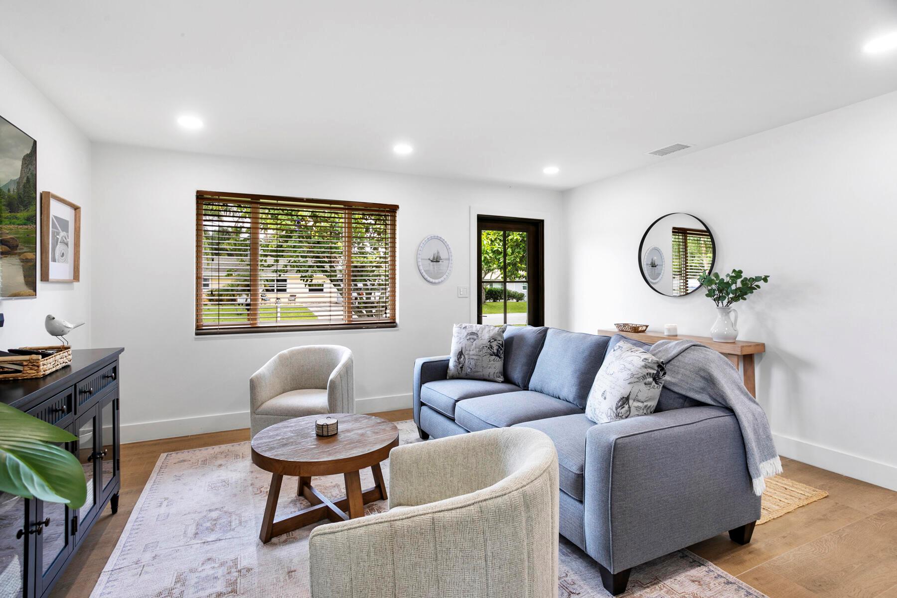 PALM BEACH SQUARE UNIT 5 - Residential Lease