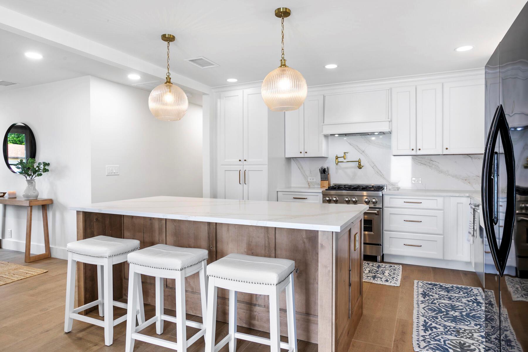 PALM BEACH SQUARE UNIT 5 - Residential Lease