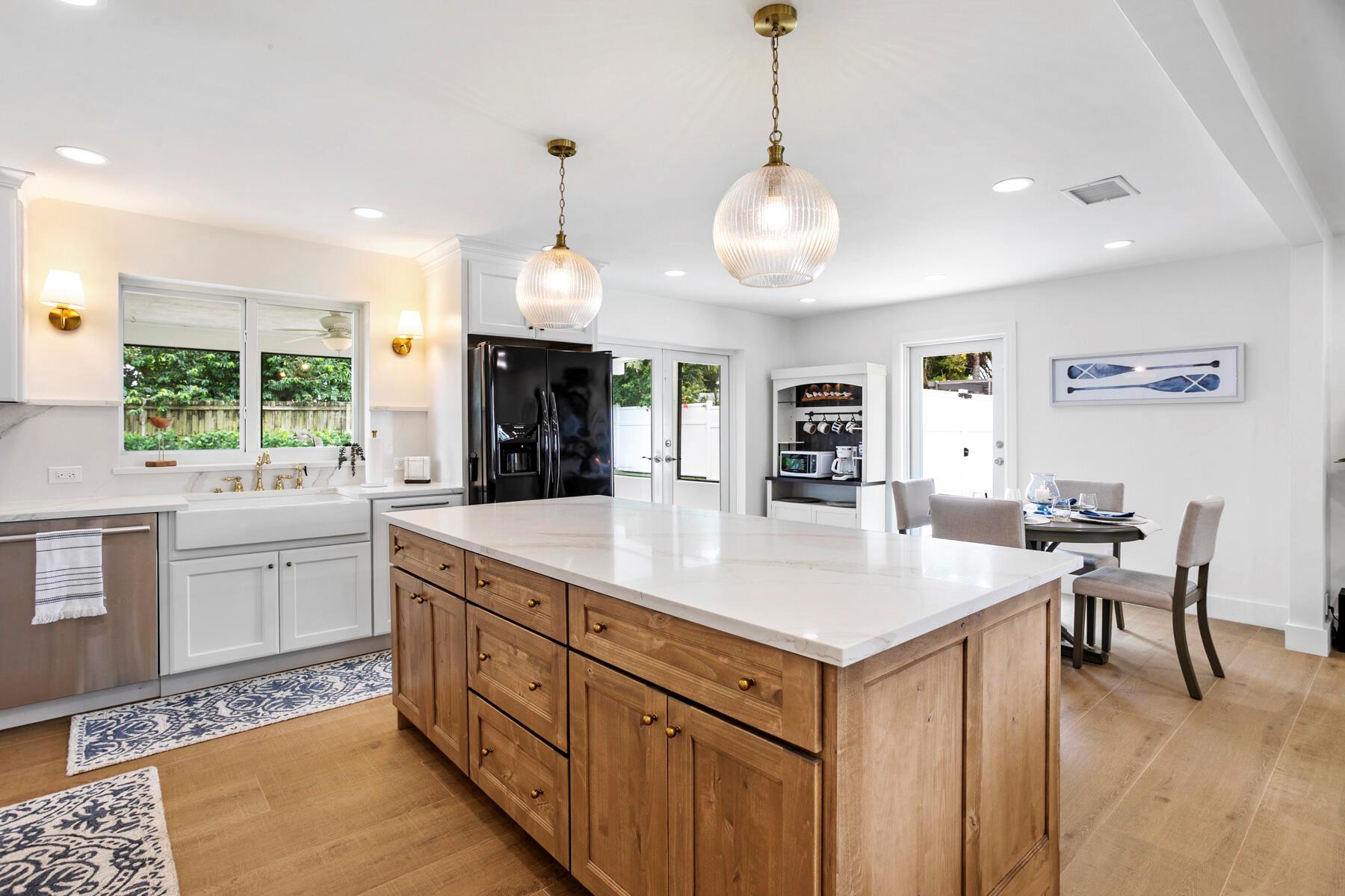 PALM BEACH SQUARE UNIT 5 - Residential Lease