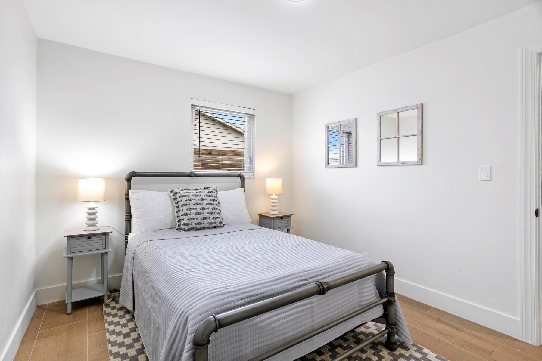 PALM BEACH SQUARE UNIT 5 - Residential Lease