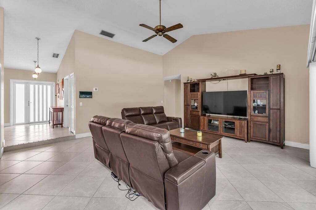 CYPRESS RUN - Residential
