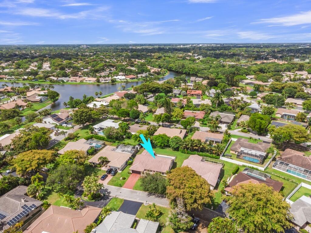 895 NW 110th Lane, Coral Springs, FL, 33071/$795,000 2 895 NW 110th Lane