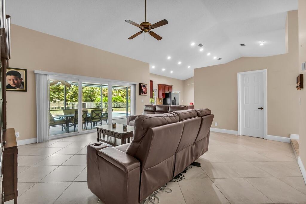 CYPRESS RUN - Residential