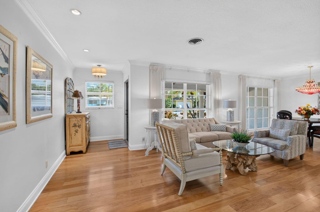 Photo of 840 SW 2ND Street, Boca Raton, FL 33486 (MLS # B26085605)