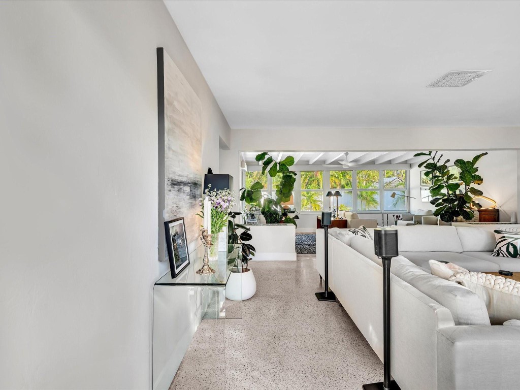 Coral Woods 33-25 B - Residential