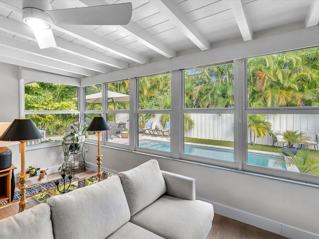 Coral Woods 33-25 B - Residential