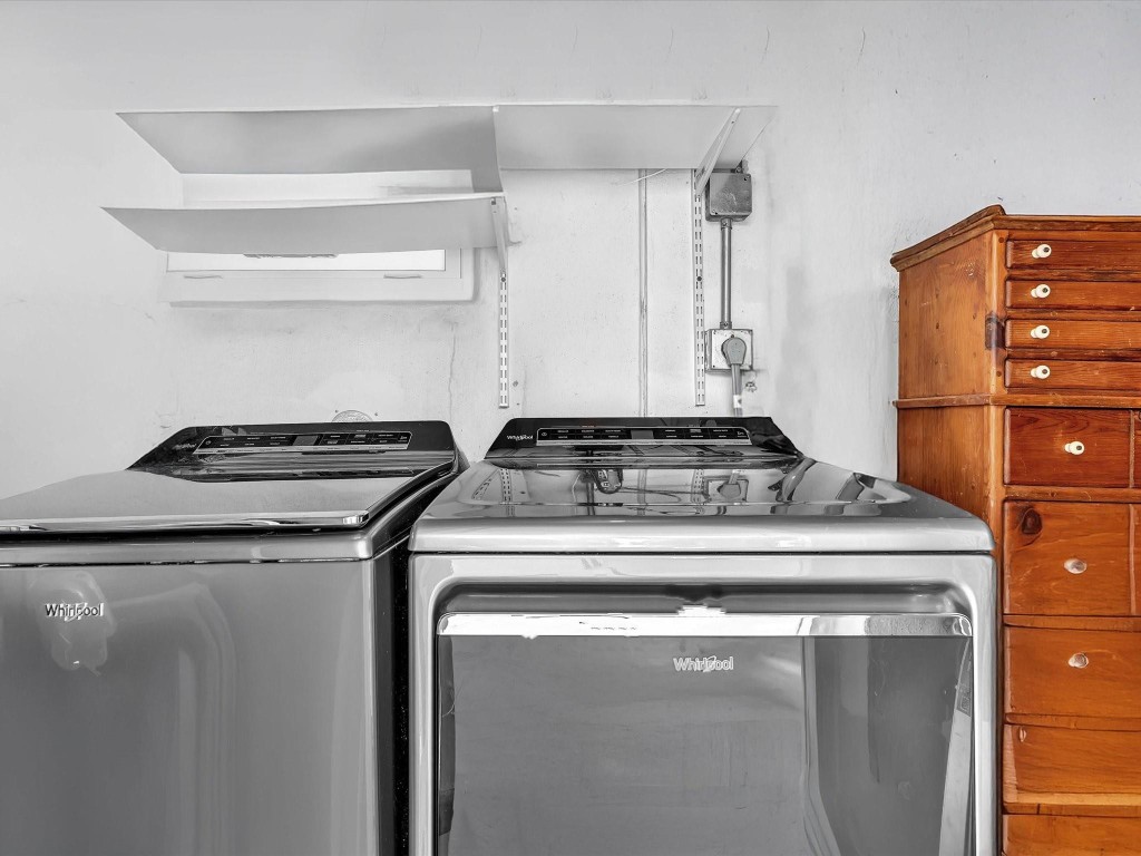 Coral Woods 33-25 B - Residential