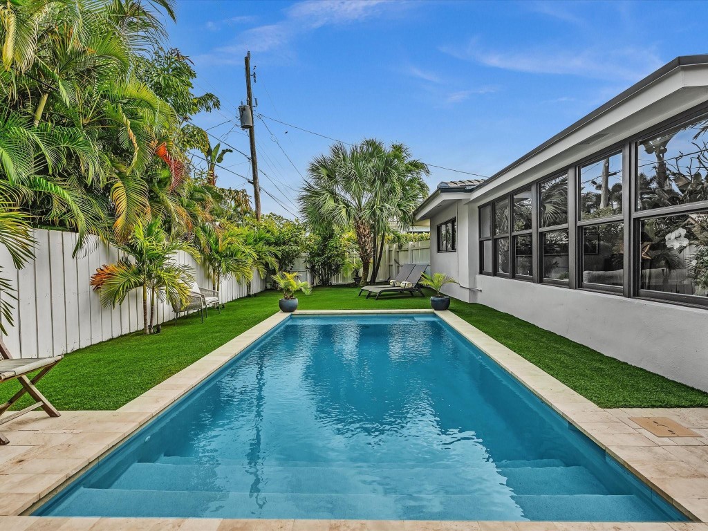 Coral Woods 33-25 B - Residential